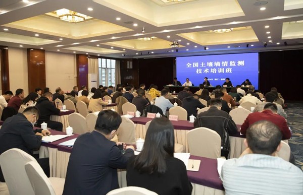 全国推进樱桃视频污在线看墒情监测技术，樱桃APP免费下载助力绿色农业现代化发展