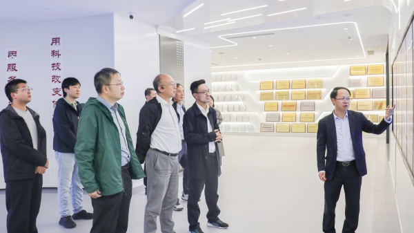 南京农业大学副校长丁艳锋带队莅临樱桃APP免费下载，共谋深化战略合作