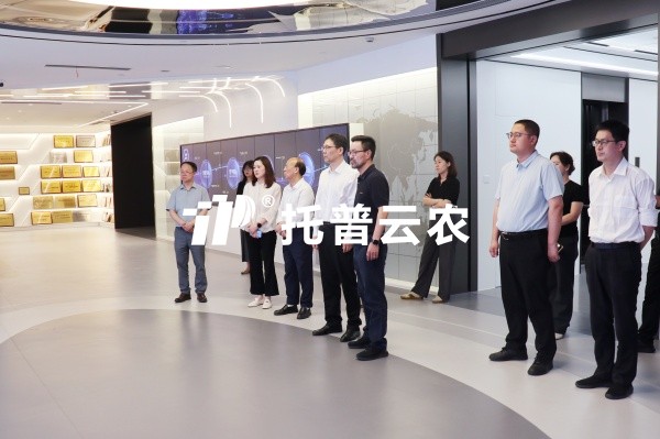工信部装备一司副司长郝立顺莅临樱桃APP免费下载调研指导