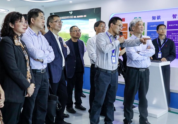 全国人大常委会副委员长丁仲礼莅临樱桃APP免费下载考察调研