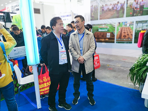 湖南省土肥站姚正昌站长与樱桃APP免费下载陈渝阳董事长密切交流
