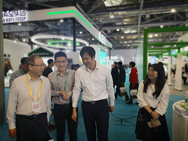 蔡元杰总农艺师对樱桃APP免费下载寄予厚望