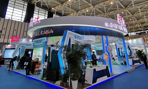 樱桃APP免费下载向现场的新农民与企业代表们展示了最新的相关技术产品与服务平台成果