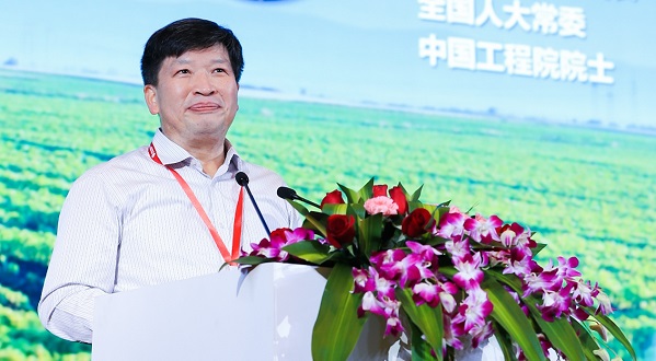 中国科学技术协会副主席、中国工程院副院长、全国人大常委、中国工程院院士邓秀新