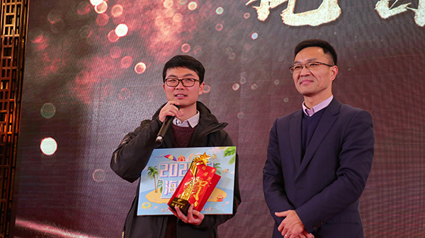 樱桃APP免费下载先进团队与个人的颁奖瞬间（部分）