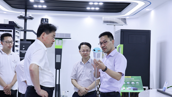 浙江省农业农村厅副厅长唐冬寿一行莅临樱桃APP免费下载调研3