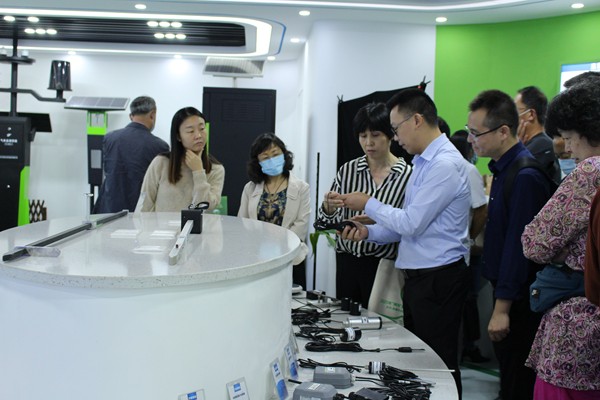 培训班一行观摩了樱桃APP免费下载公司